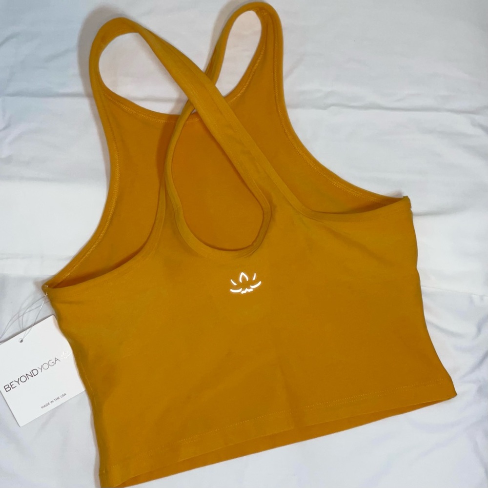 Beyond Yoga Spacedye Focus Cropped Tank in Gold - Picture 2 of 3